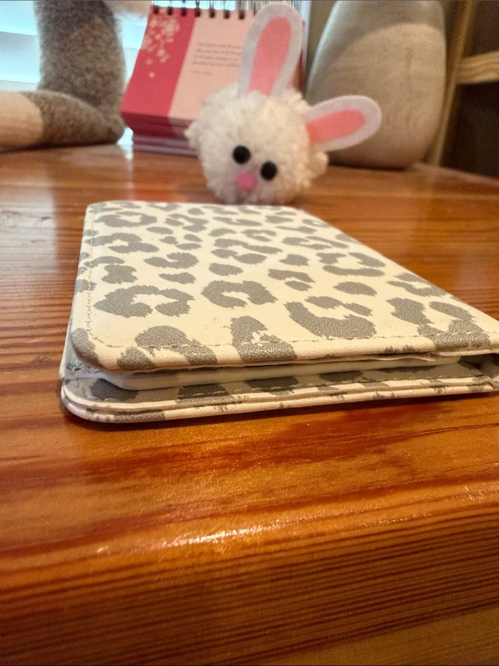 Leopard Print magnetic Wallet phone wallet in Gray and White never used